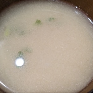 わらびと根菜の味噌汁